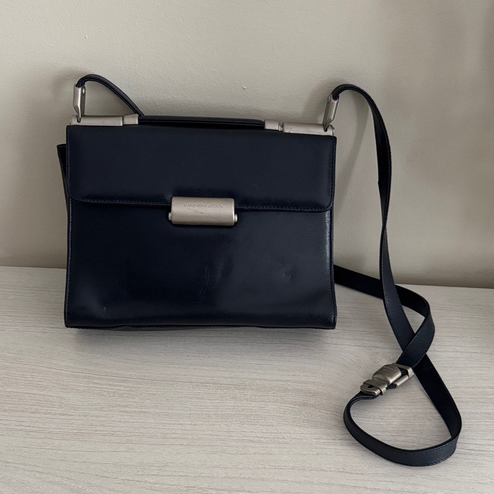 Mandarina Duck Original Design Vintage Leather Crossbody in Rare Navy Color GUC